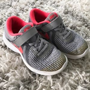 Nike girls Revolution 4, size 1